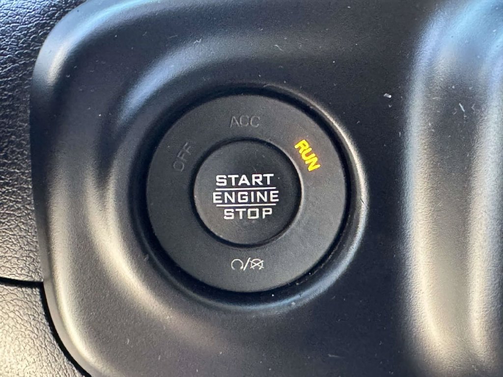 Used 2022 Jeep Wrangler Unlimited Sport AWD/4WD image 9