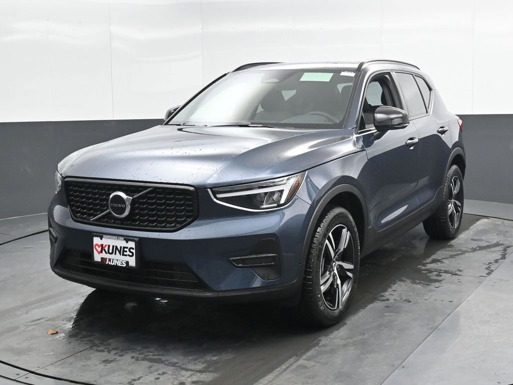 New 2026 Volvo XC40 B5 Core w/ Protection Package Premier image 5