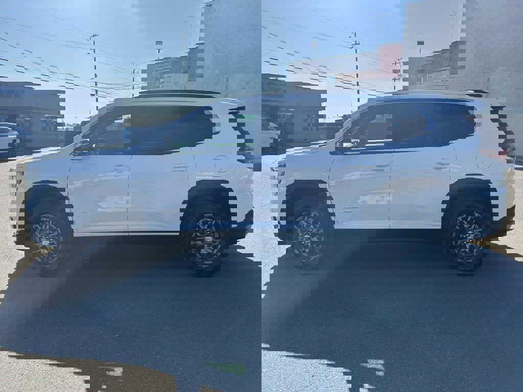 Used 2025 GMC Acadia Elevation image 5