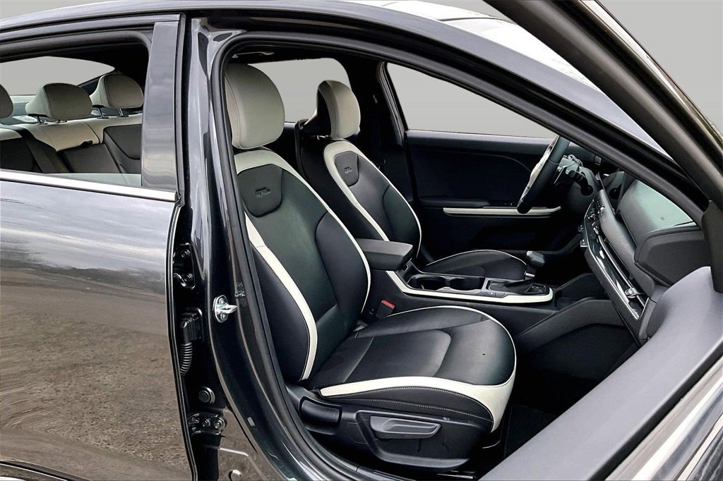 Certified 2025 Kia K4 GT-Line Turbo image 7