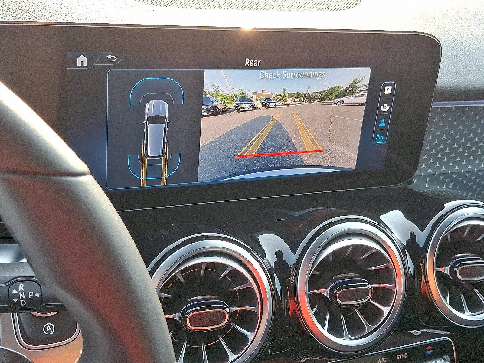 Used 2024 Mercedes-Benz GLB 250 4MATIC image 18