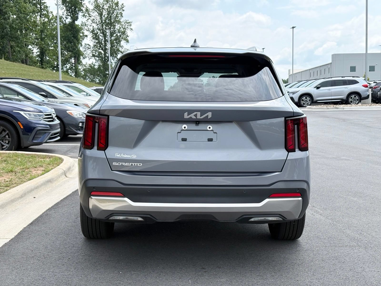 Used 2025 Kia Sorento S FWD image 9