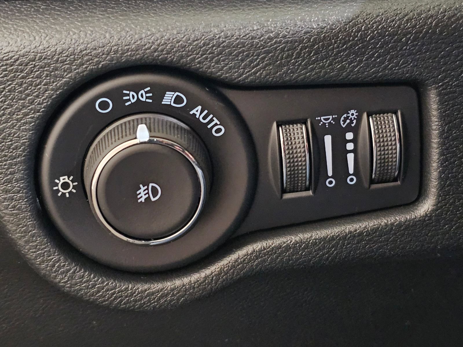 New 2026 Chrysler Pacifica Select image 23