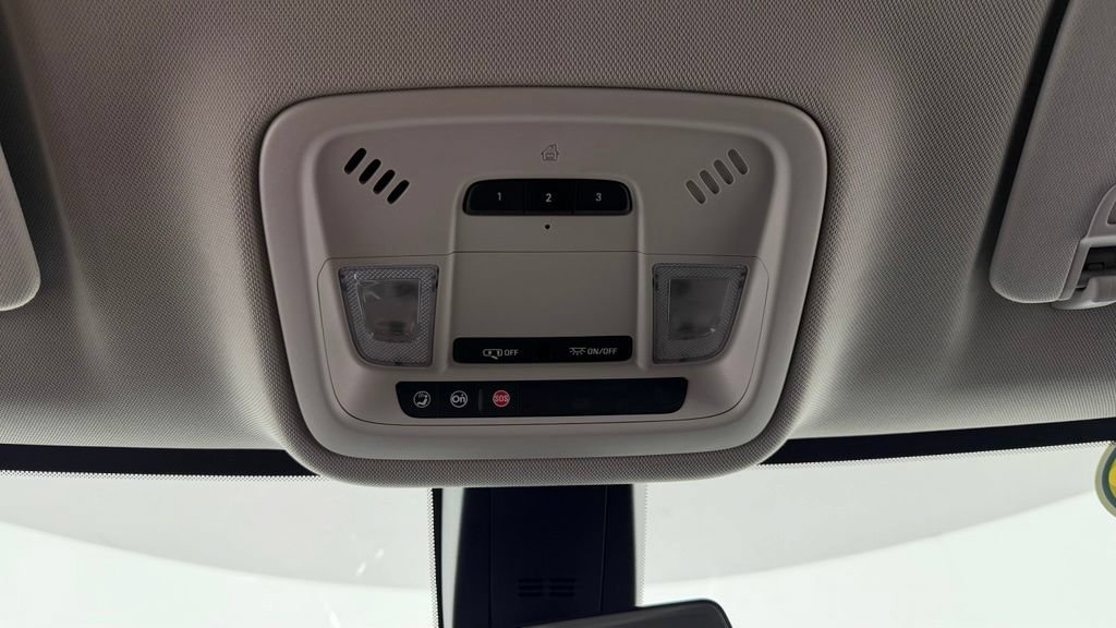 Used 2018 Chevrolet Traverse Premier AWD/4WD image 24