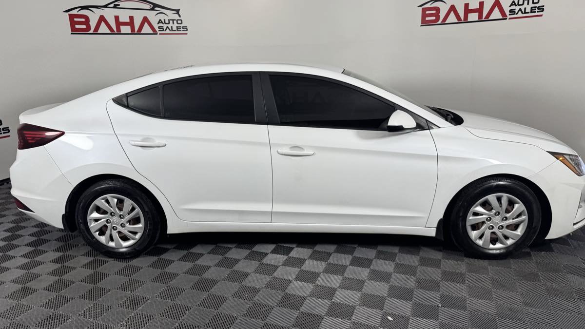 Used 2020 Hyundai Elantra SE w/ Cargo Package (C1) FWD image 8