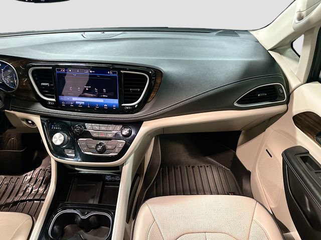 Used 2021 Chrysler Pacifica Limited w/ Premium & Safety Sphere Group image 26