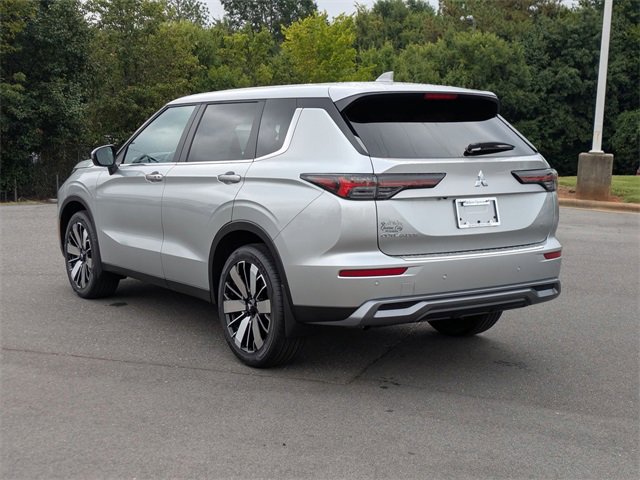 New 2025 Mitsubishi Outlander SE image 5
