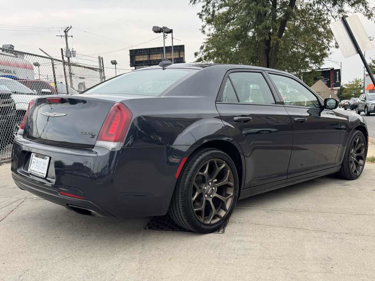 Used 2019 Chrysler 300 S image 5