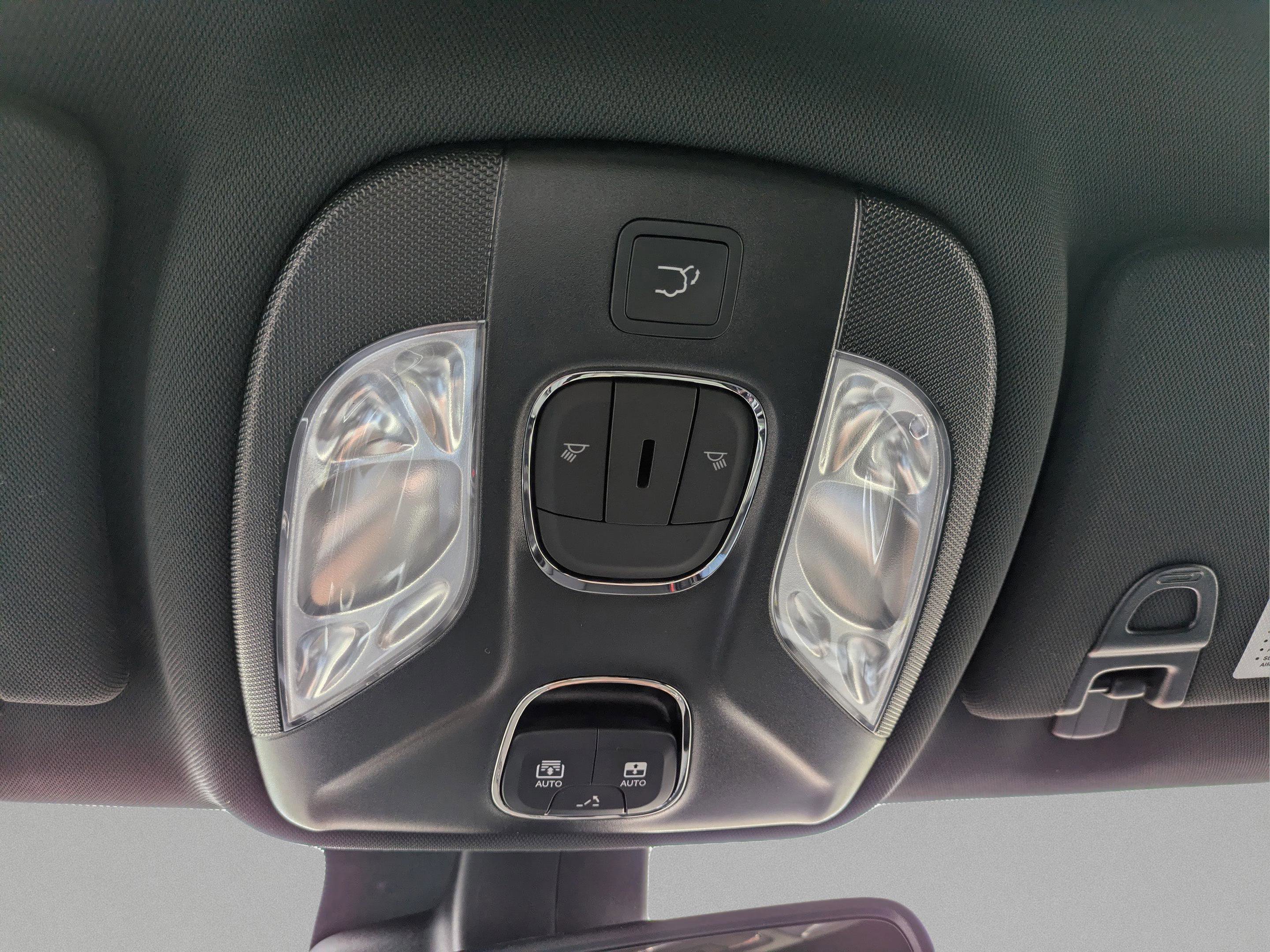 New 2026 Jeep Compass Latitude w/ Sun and Sound Group image 25