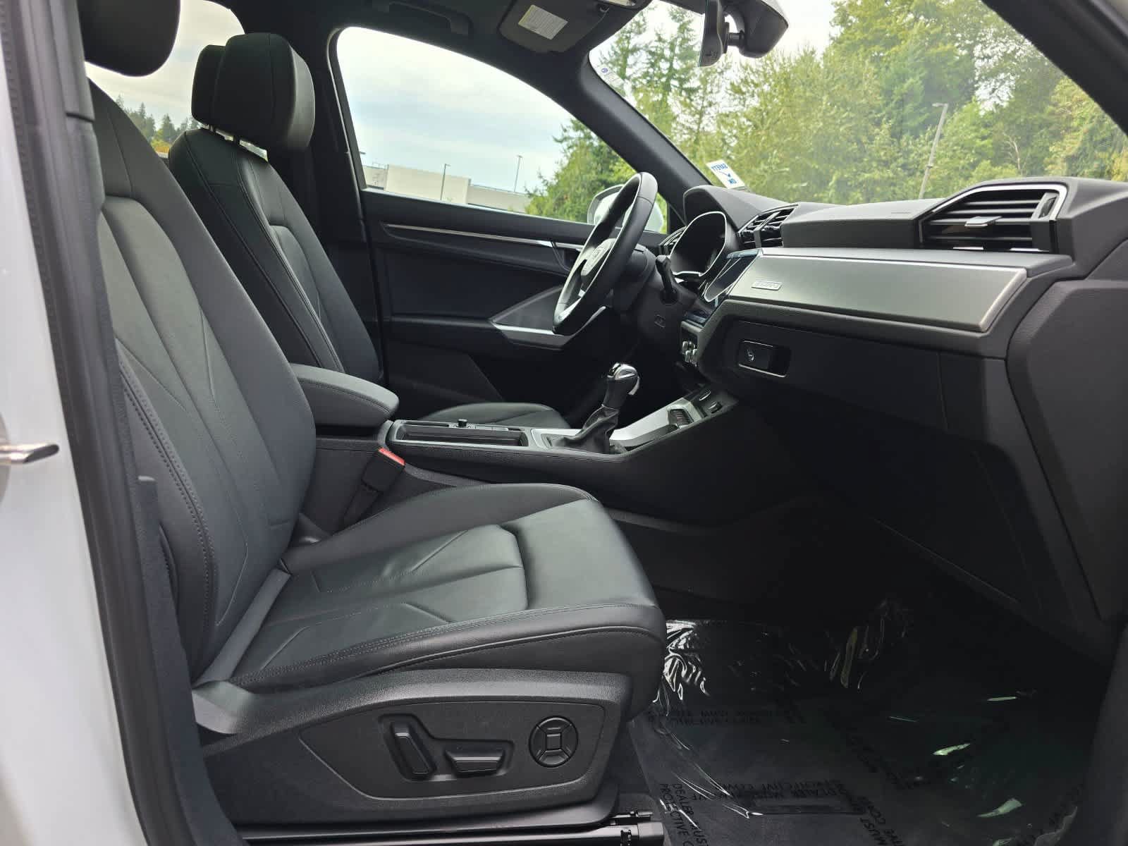 Used 2023 Audi Q3 2.0T Premium w/ Convenience Package AWD/4WD image 26