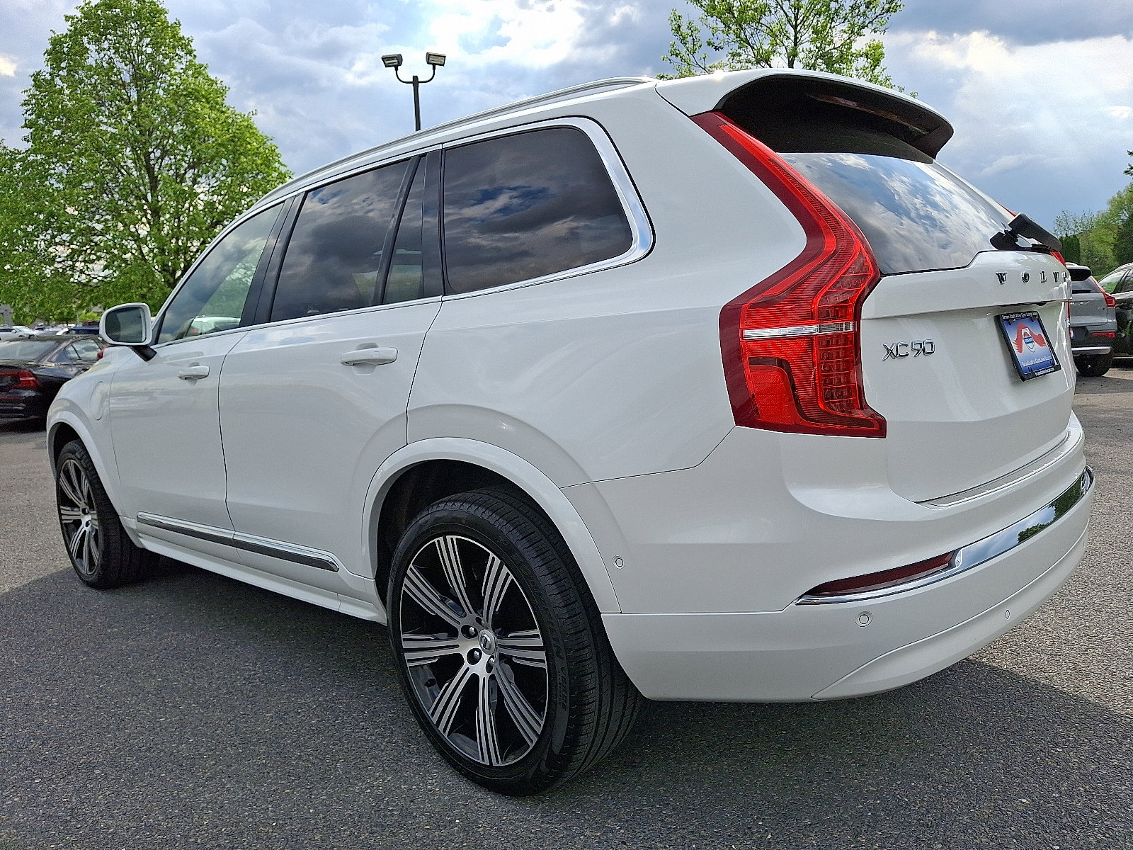 Used 2025 Volvo XC90 T8 Plus image 4