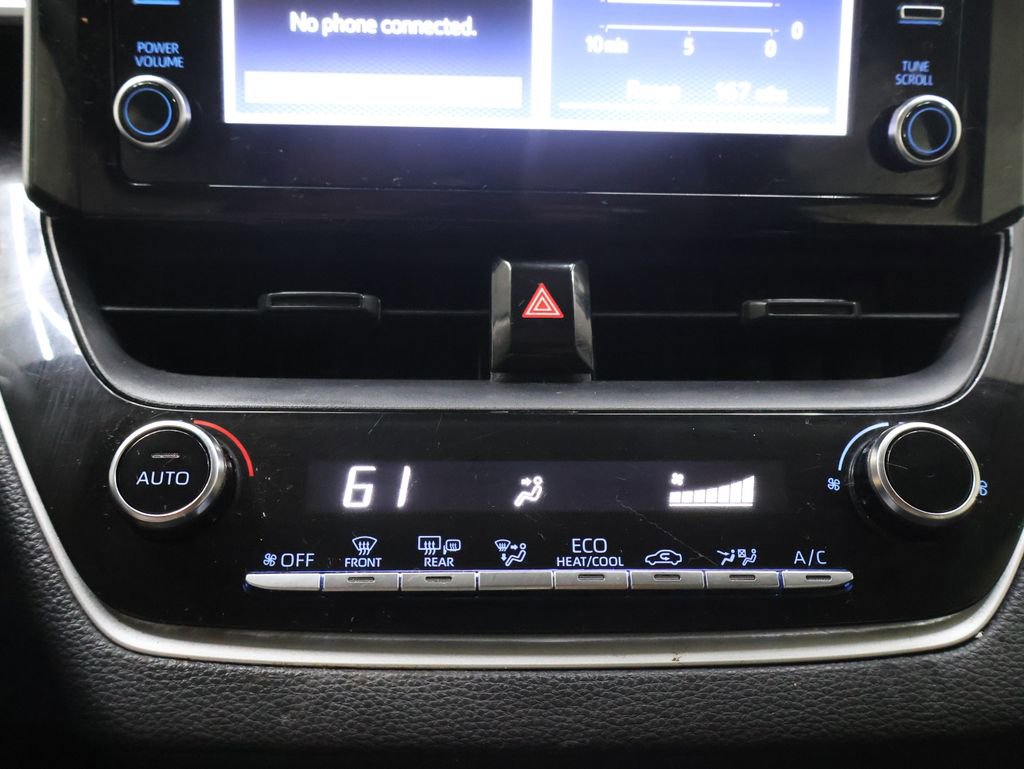 Used 2020 Toyota Corolla LE image 29