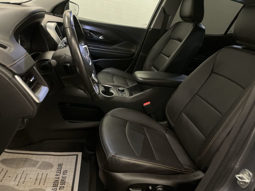 Used 2021 GMC Terrain SLT w/ LPO, Dark Accent Package AWD/4WD image 13