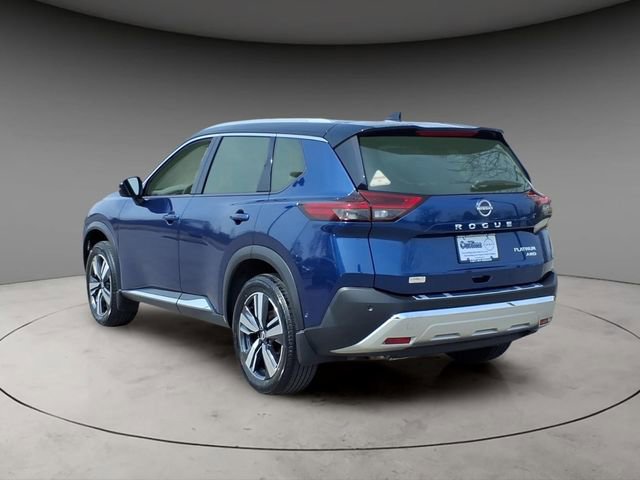 Used 2023 Nissan Rogue Platinum image 3
