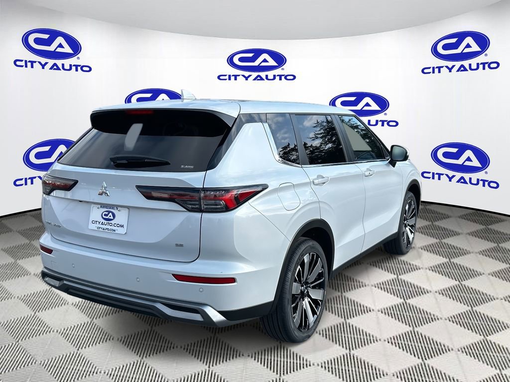 New 2026 Mitsubishi Outlander SE AWD/4WD image 3
