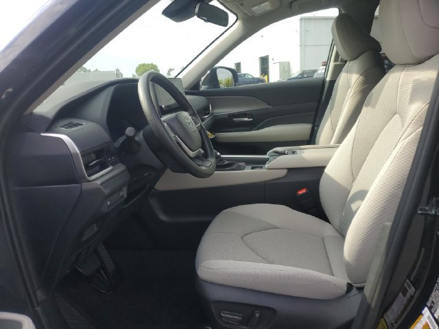 New 2026 Toyota Grand Highlander AWD image 17