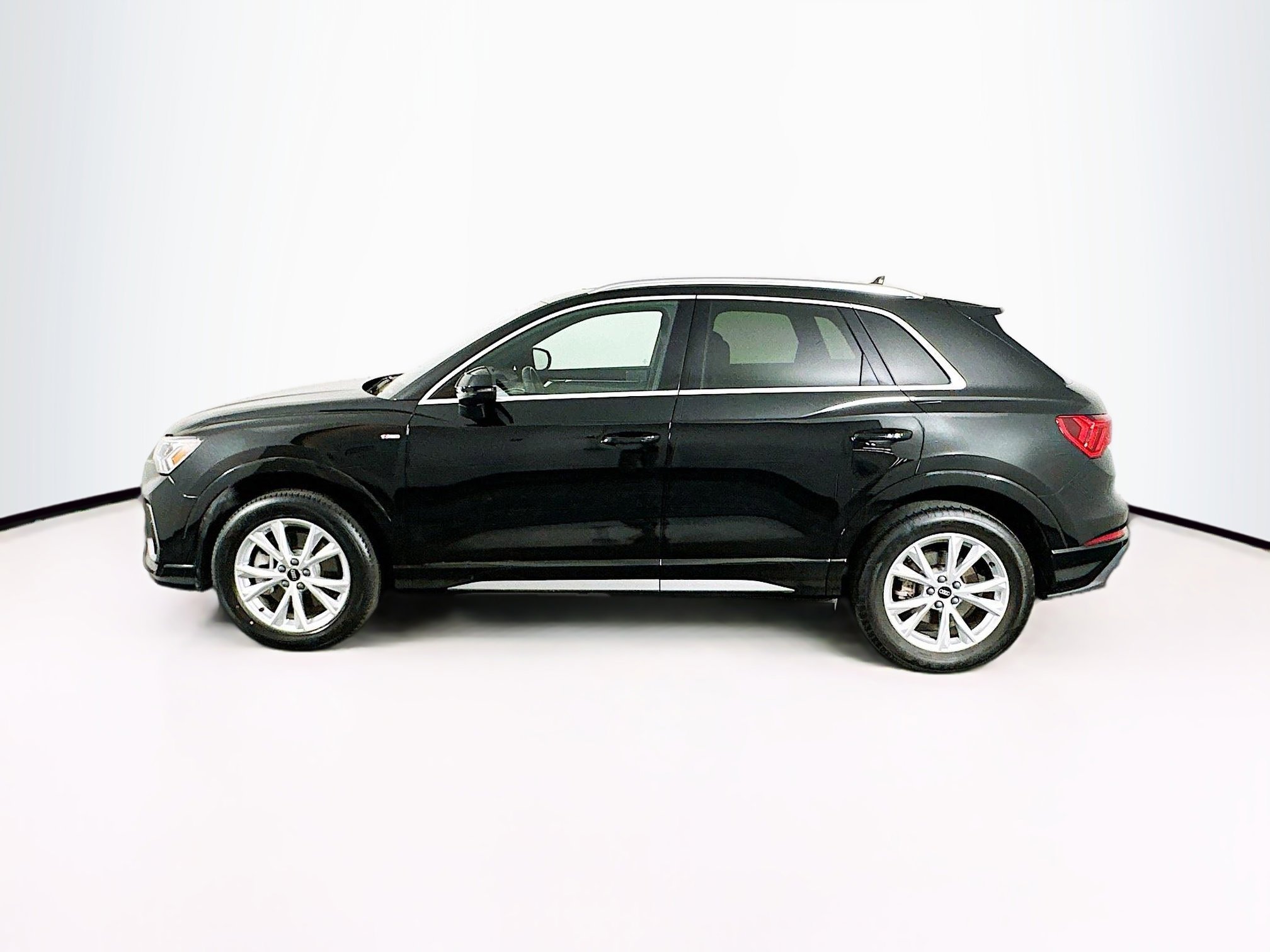 Used 2024 Audi Q3 2.0T Premium image 4