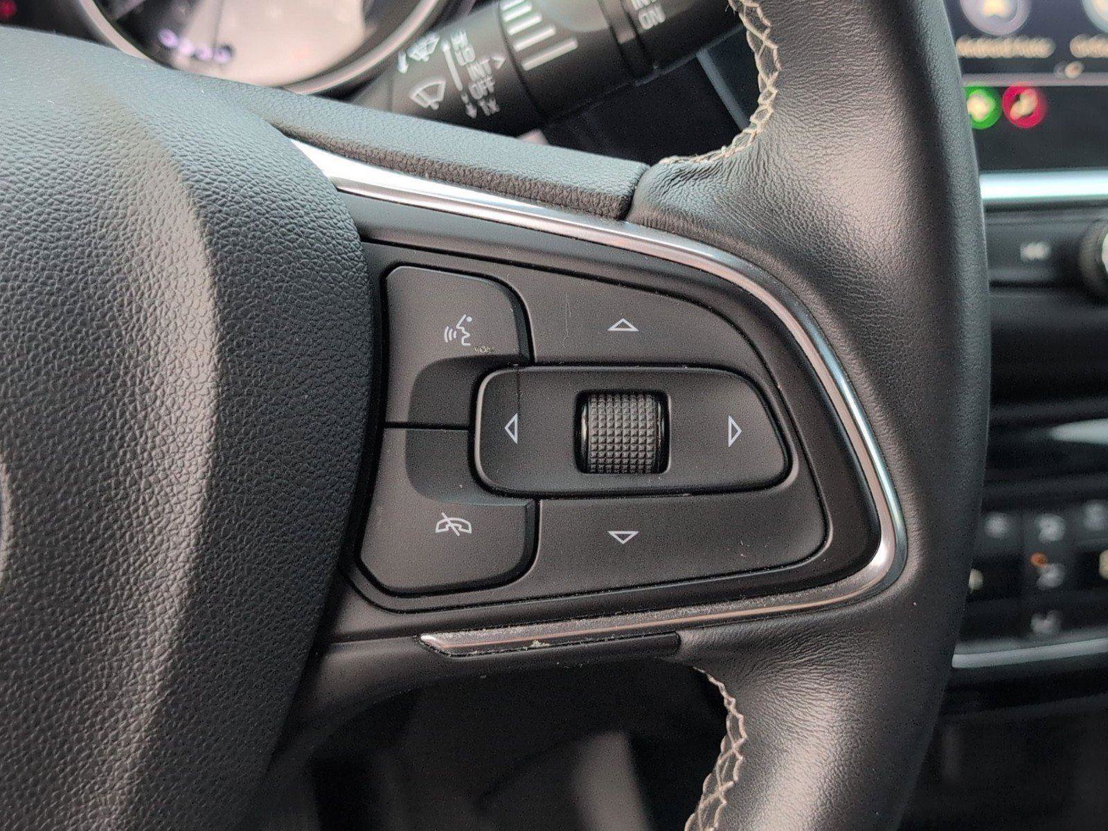 Used 2022 Buick Encore GX Select image 37