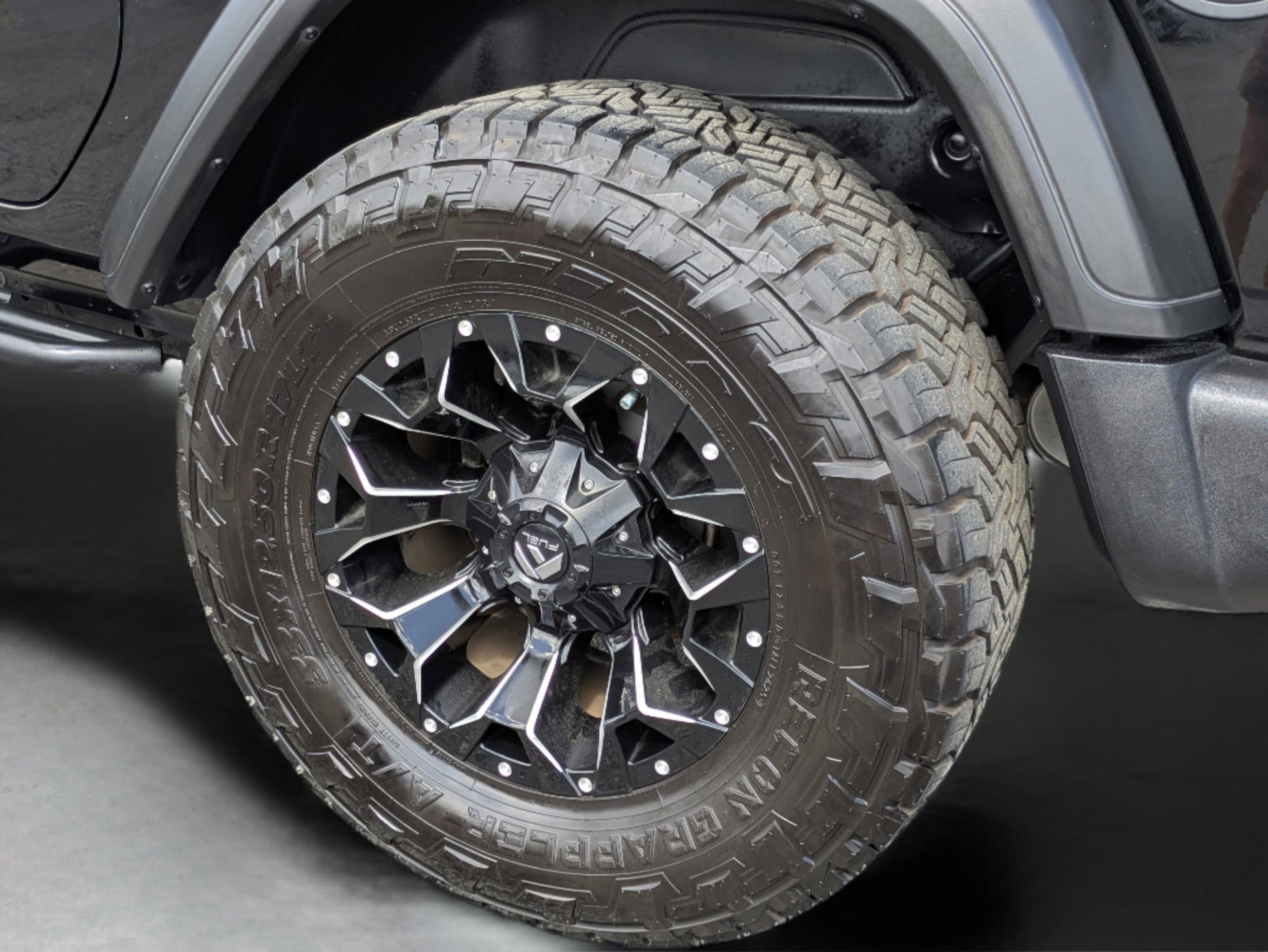 Used 2020 Jeep Wrangler Sport AWD/4WD image 9