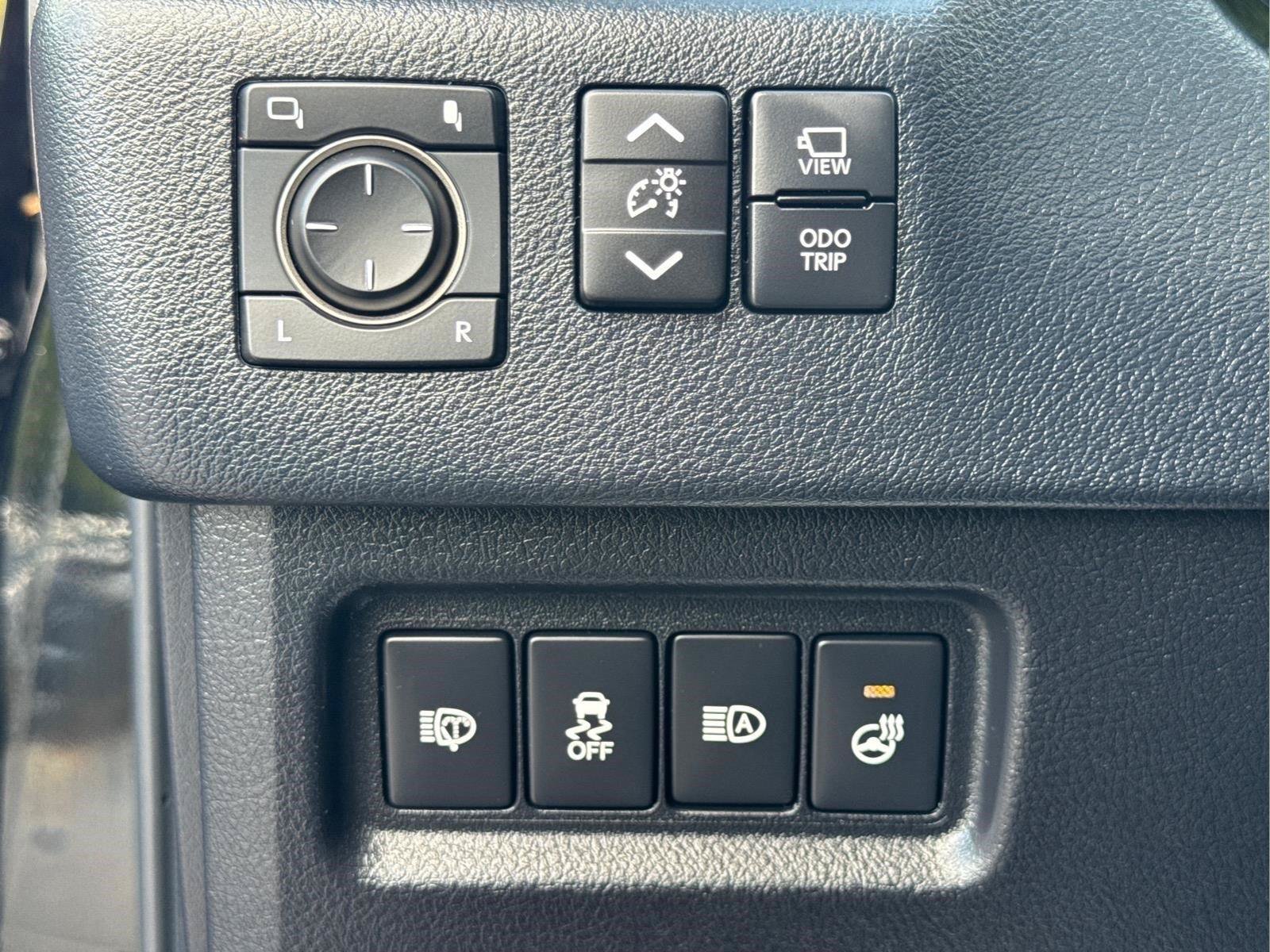 Used 2022 Lexus GX 460 Luxury w/ Sport Design Package AWD/4WD image 19