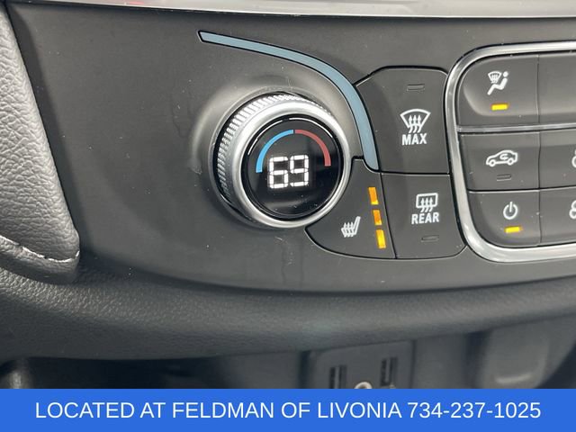 Used 2023 Chevrolet Traverse LT FWD image 34