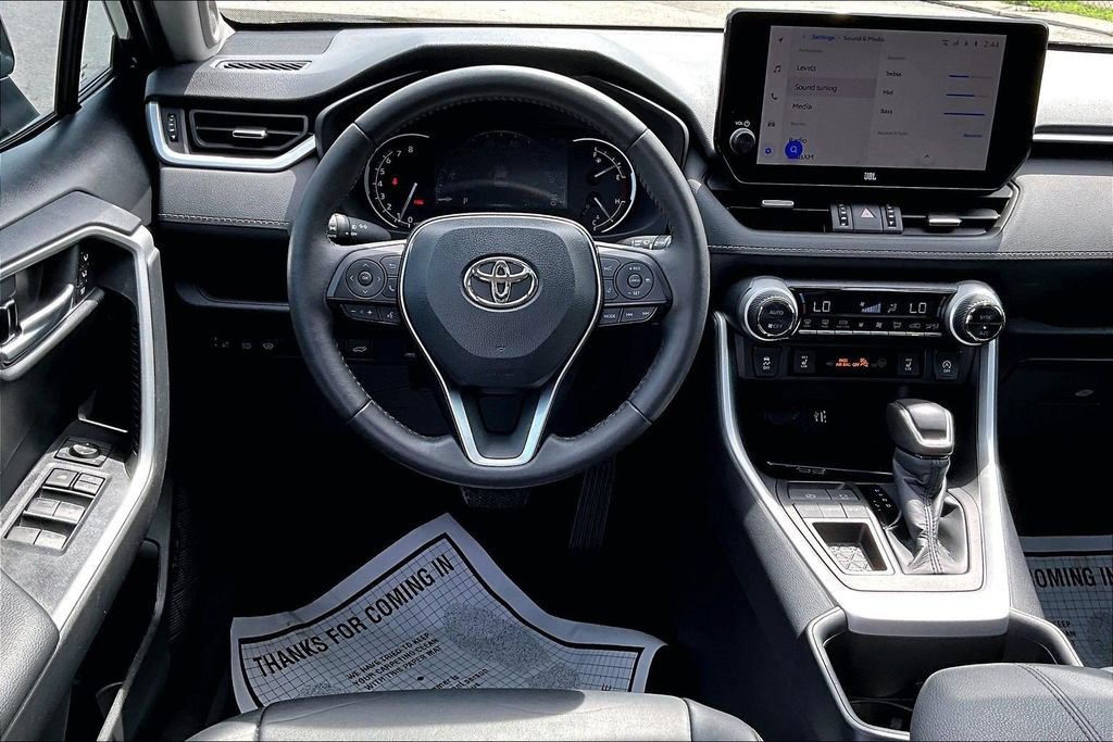 Used 2023 Toyota RAV4 XLE Premium FWD image 5