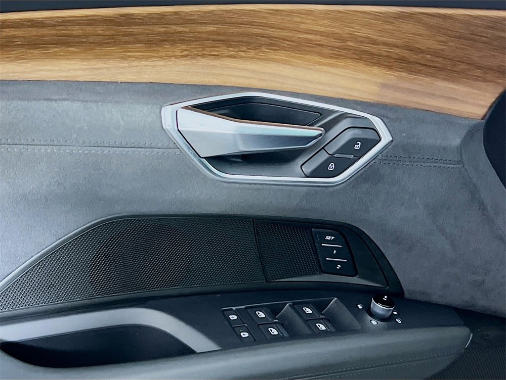 Used 2024 Audi e-tron GT Premium Plus image 20