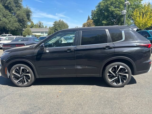 Used 2024 Mitsubishi Outlander SE AWD/4WD image 2