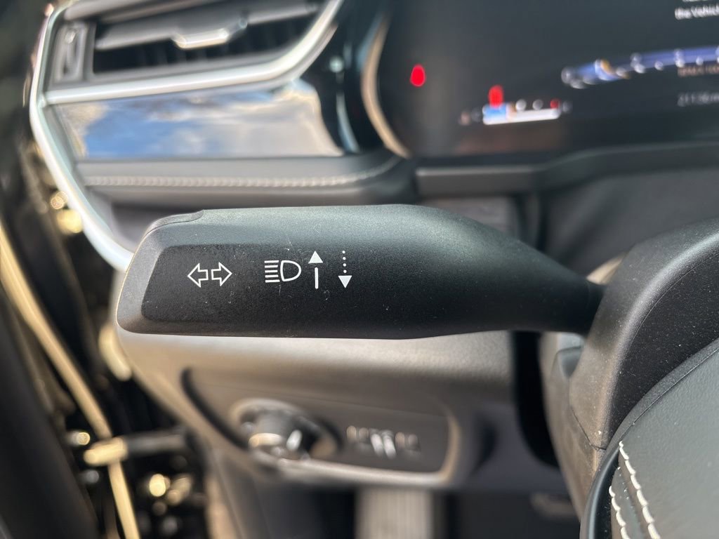 Certified 2023 Jeep Grand Cherokee Overland w/ Luxury Tech Group IV image 10