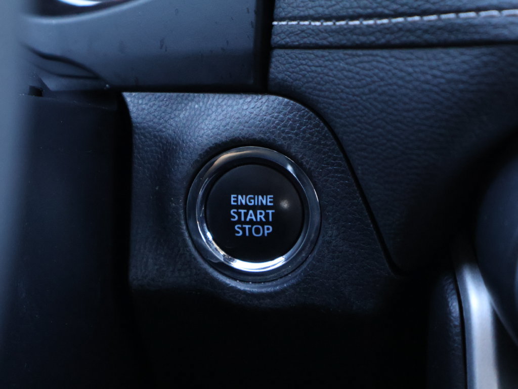 Used 2021 Toyota RAV4 XLE w/ Convenience Package AWD/4WD image 25