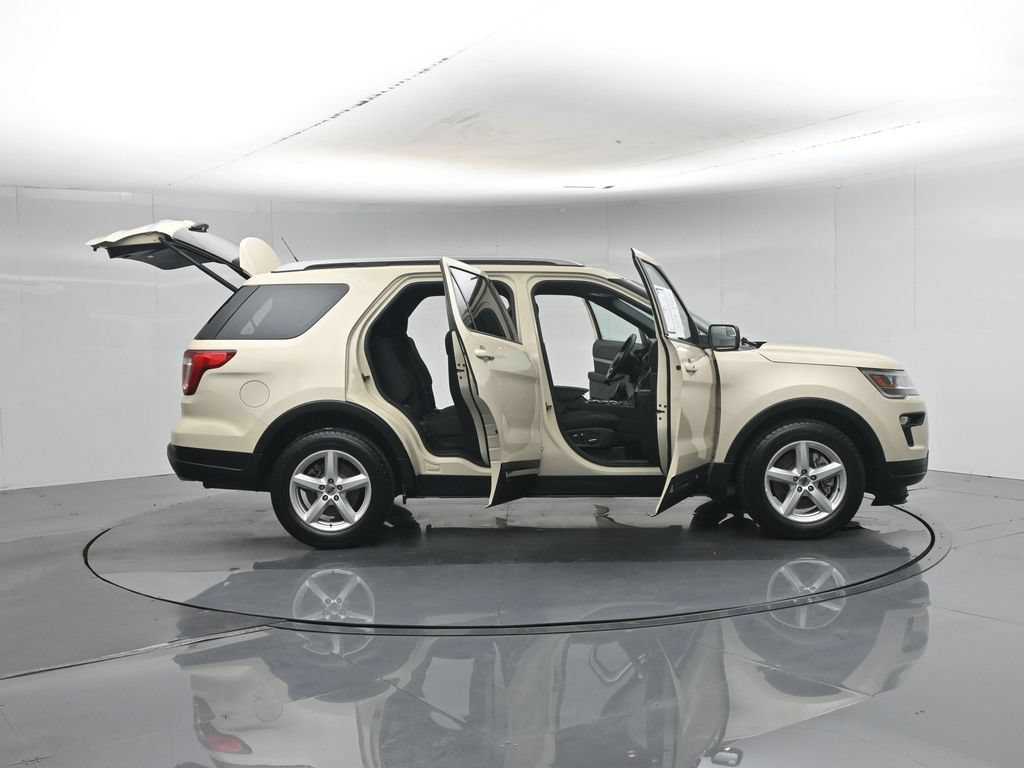 Certified 2018 Ford Explorer XLT w/ Equipment Group 201A FWD image 5