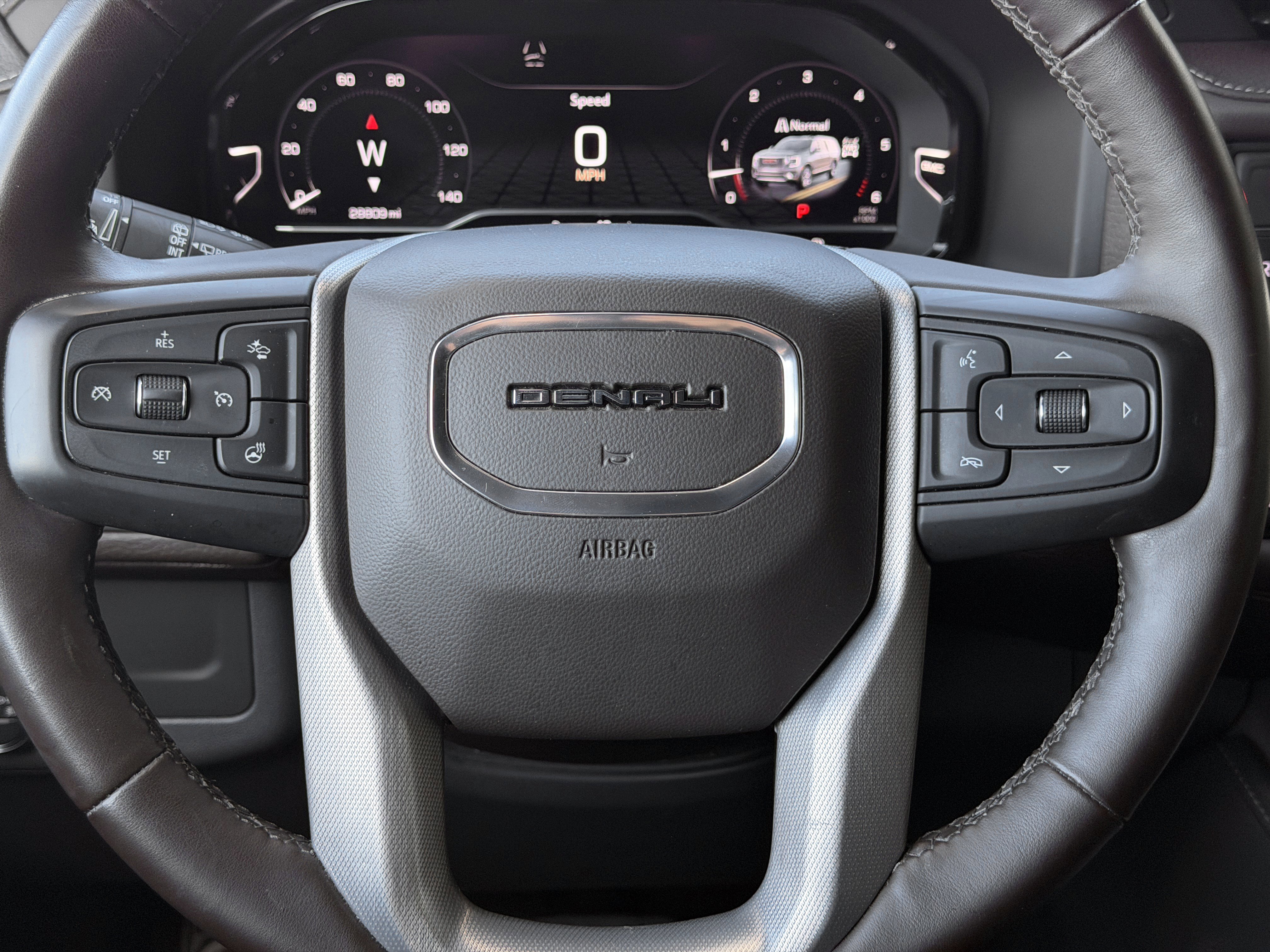 Used 2023 GMC Yukon Denali AWD/4WD image 32