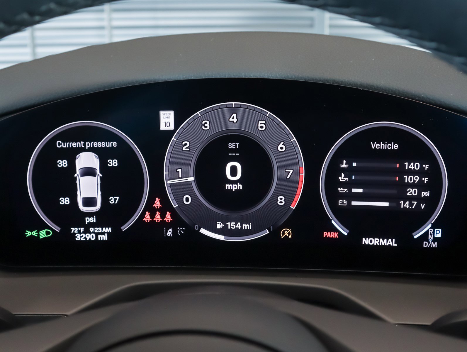Certified 2025 Porsche Panamera 4 image 17