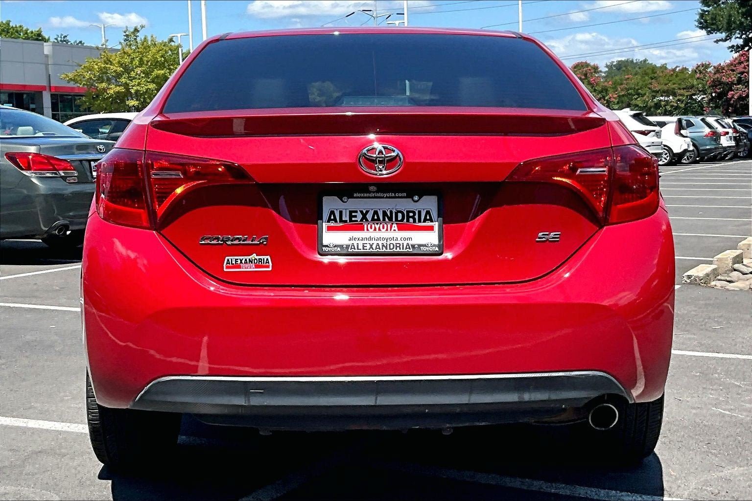 Used 2017 Toyota Corolla SE w/ Carpet Mat Package (TMS) FWD image 4