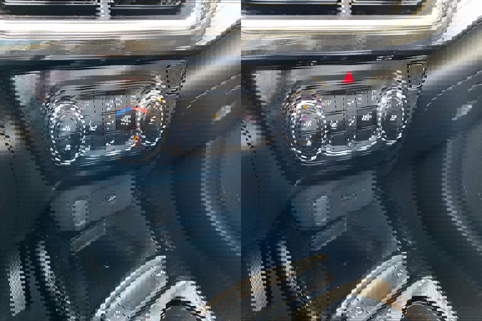 Certified 2024 Chevrolet Trax ACTIV w/ Sunroof Package image 34