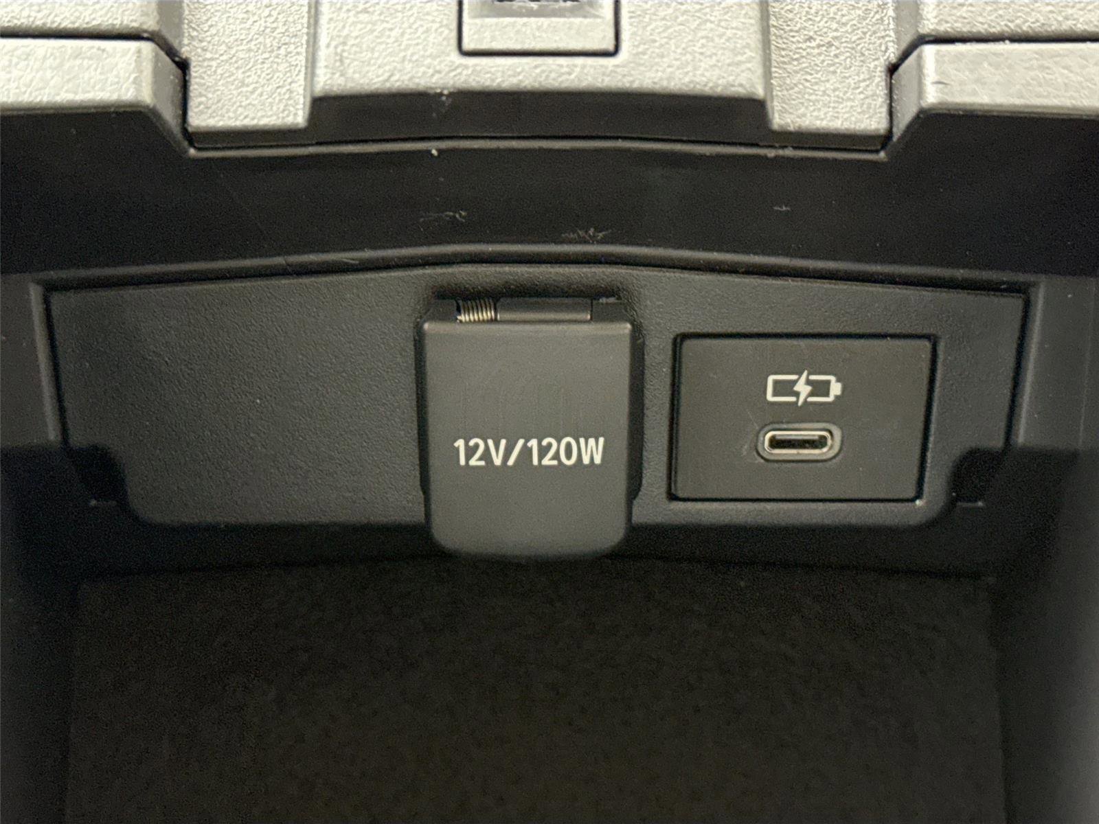 Used 2025 Toyota Corolla LE image 34