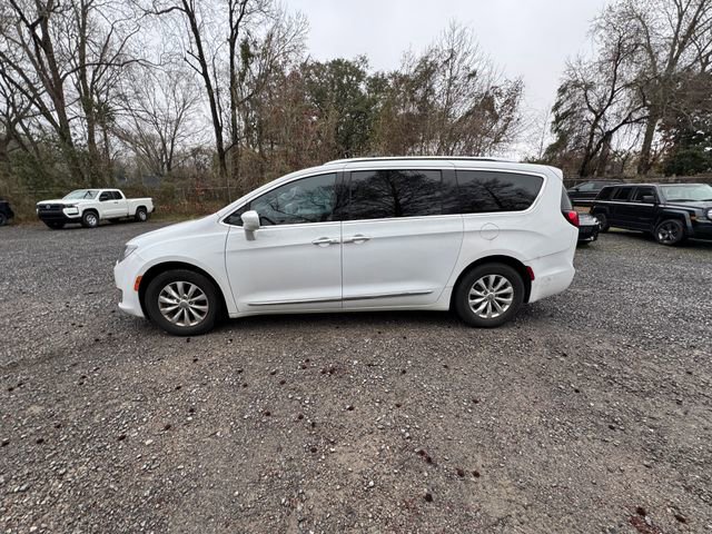 Used 2019 Chrysler Pacifica Touring-L image 5