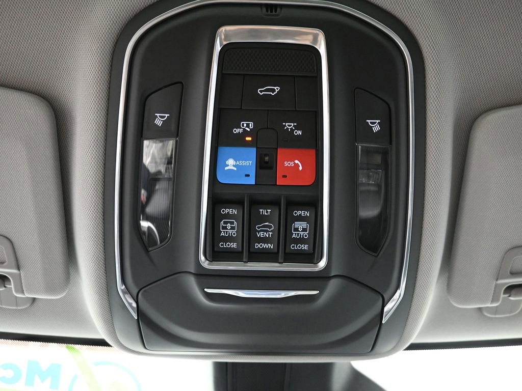 Used 2022 Jeep Grand Cherokee Limited 4xe image 19