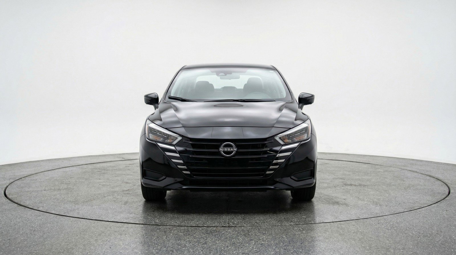 Used 2025 Nissan Versa SV image 2