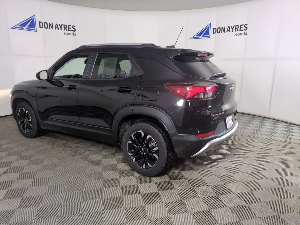 Used 2021 Chevrolet TrailBlazer LT w/ Convenience Package image 3