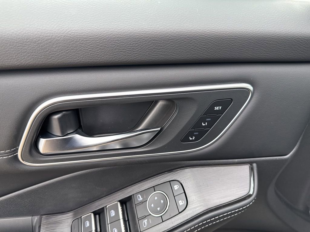 New 2026 Nissan Rogue Platinum w/ Platinum Premium Package image 13