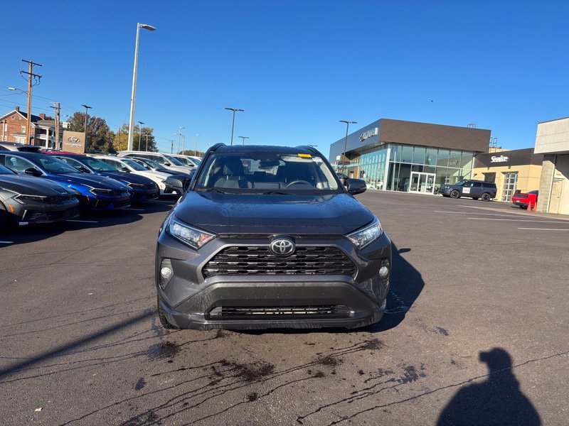 Used 2019 Toyota RAV4 XLE w/ Convenience Package AWD/4WD image 2