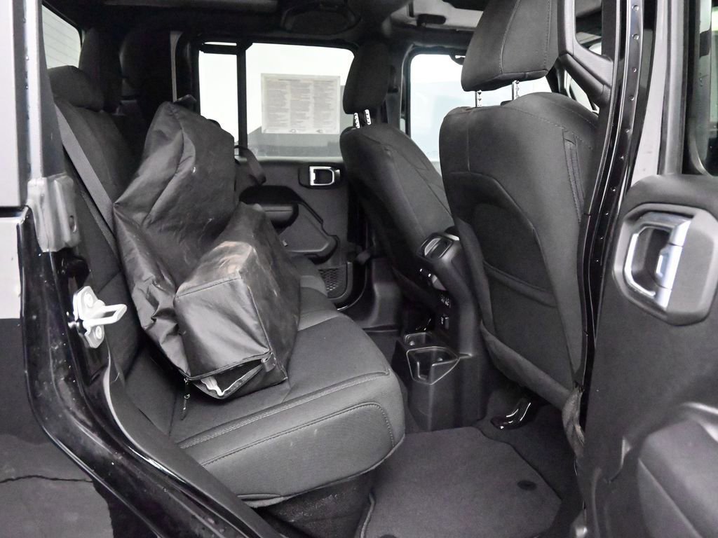 Used 2023 Jeep Gladiator Sport image 23