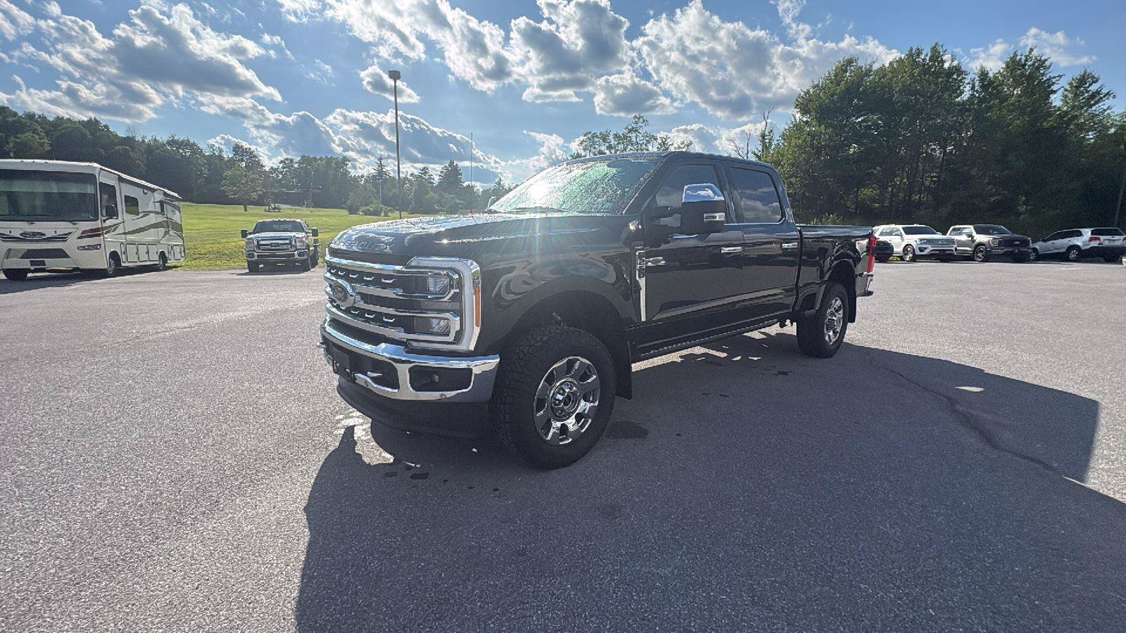 Used 2023 Ford F250 Lariat w/ Lariat Ultimate Package AWD/4WD image 8