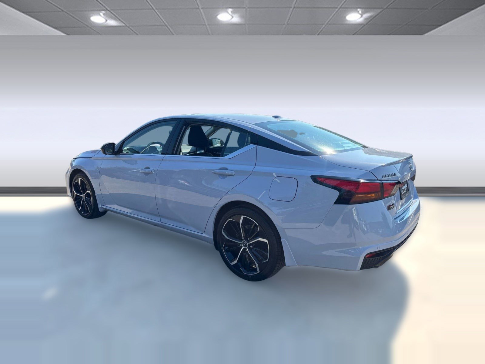 New 2025 Nissan Altima 2.5 SR w/ SR Premium Package FWD image 3