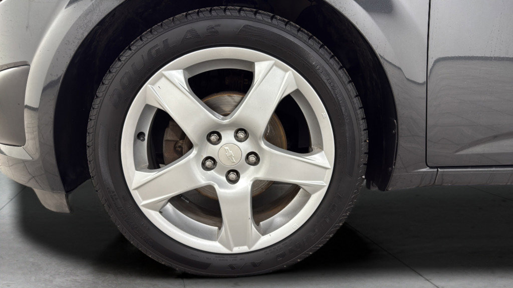 Used 2015 Chevrolet Sonic LTZ image 32