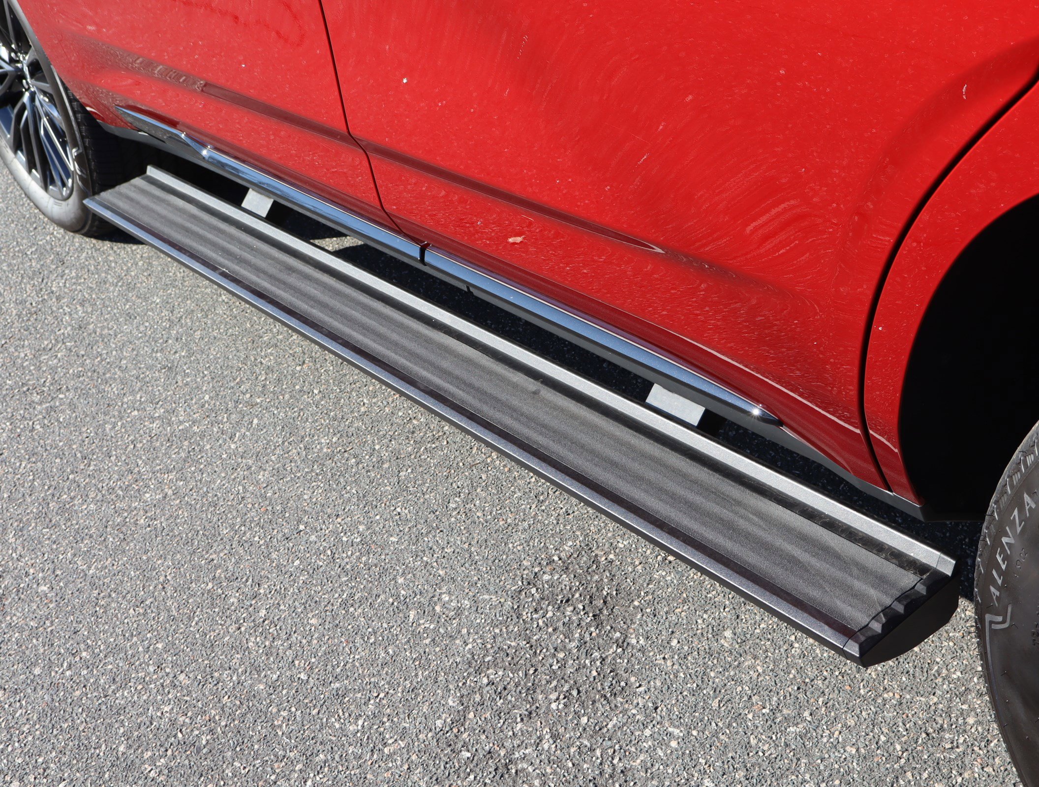 Used 2024 Cadillac Escalade V w/ LPO, ONYX Package image 39