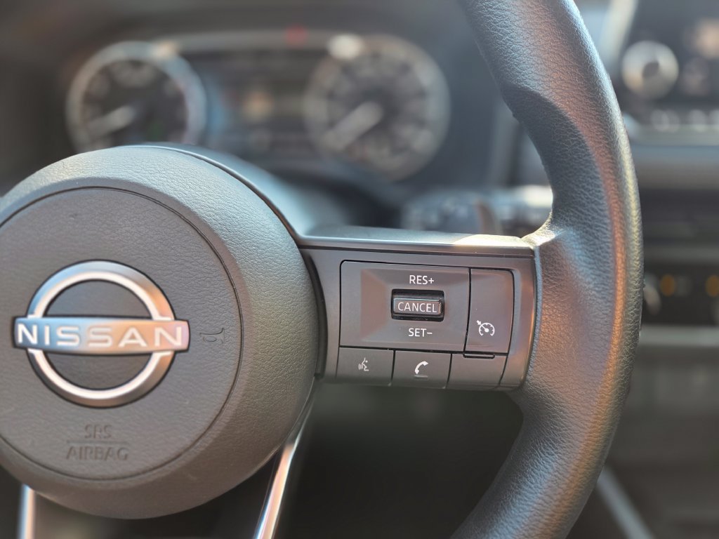 Used 2024 Nissan Rogue S AWD/4WD image 18