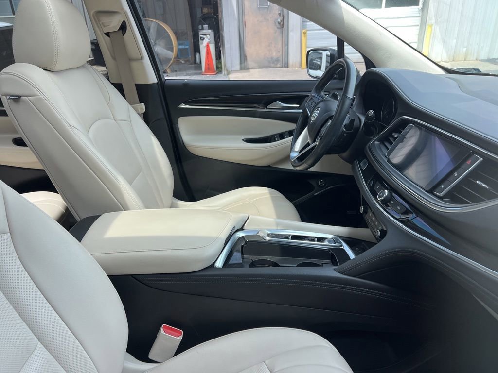 Used 2022 Buick Enclave Essence w/ Experience Buick Package FWD image 10