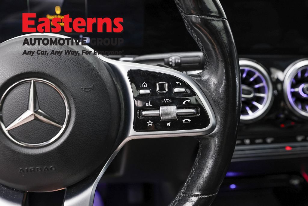 Used 2022 Mercedes-Benz GLB 250 4MATIC w/ Premium Package Lite image 16